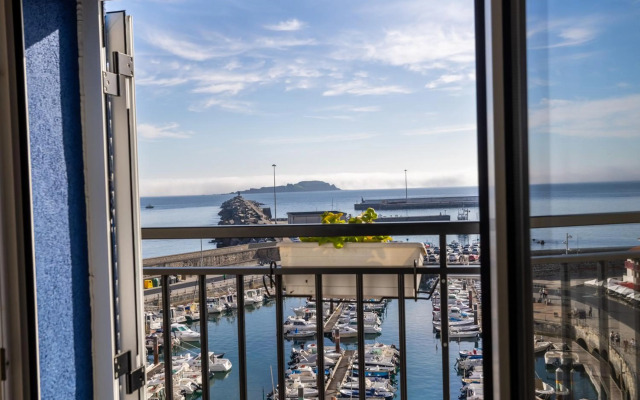 Torrontero con vistas al mar