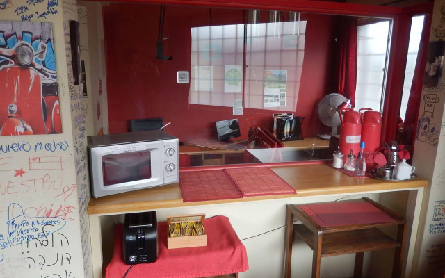 Travellers Place Hostel