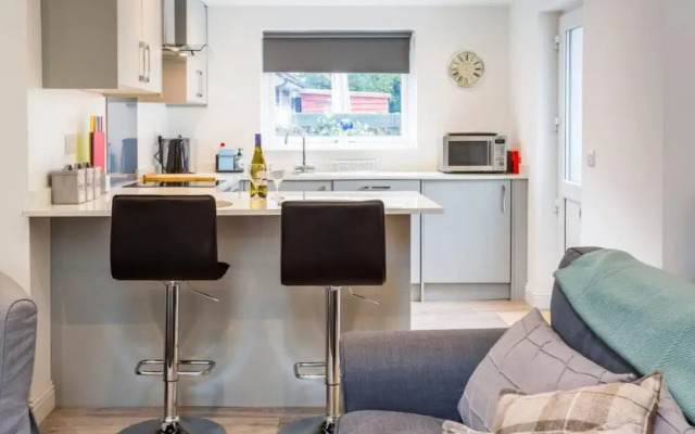 Ideal Couples Base for Exploring the Island