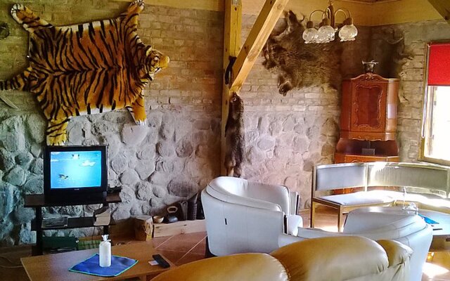 House Angelino Anielino