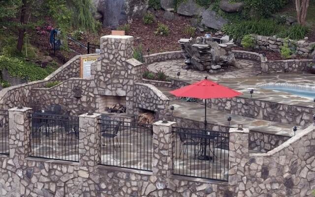 The Esmeralda Inn and Restaurant