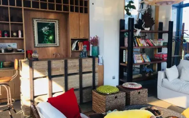 Shuicai Shenghuo Jiaoye Hostel