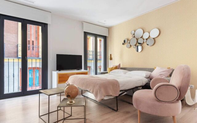 Incredible Design 2bedroom Apt, Sleeps 6 in Centro