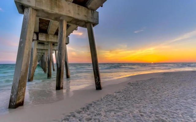 St Thomas Square MOA