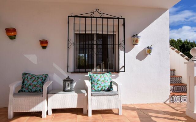 Cozy Holiday Home With Private Swimming Pool in Viñuela