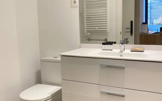 w Amazing 2BR With Terrace in Chueca