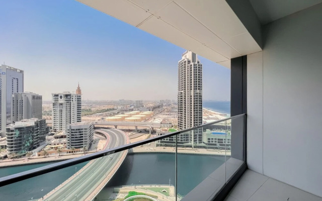 Jumeirah Gate Tower - Luton Vacation Homes
