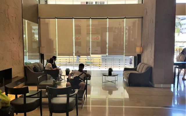 Cozy Pad in Heart of Makati HiSpeed WiFi