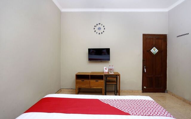 OYO 1072 Kampung Condro Wulan Guesthouse