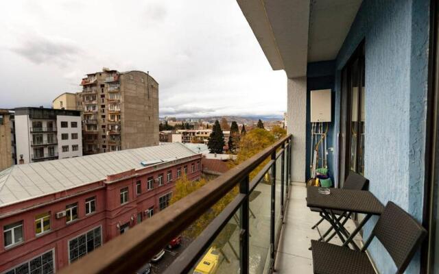 2 studio apartments w balcony in old Tbilisi