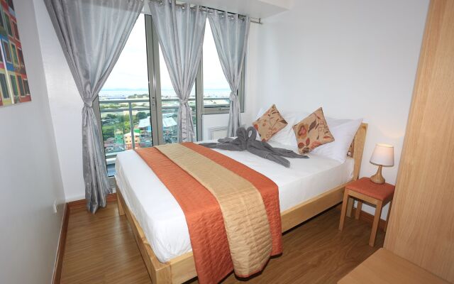 Maui Condotel @ Azure Urban Resort Residence