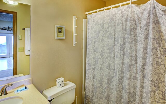 Oceanside Perch 3 Br home by RedAwning