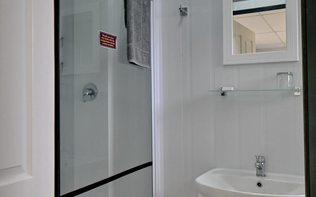 SleepOver Phabeni Gate