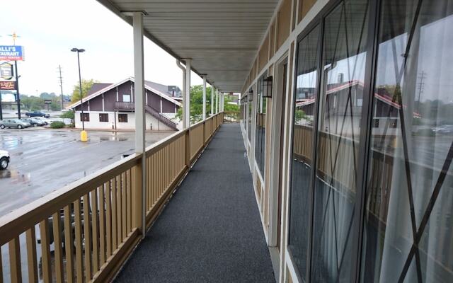 Burton Inn & Suites