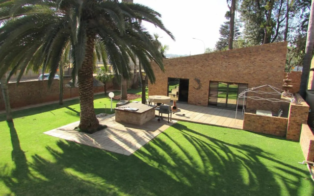 Oppiplot Guest House