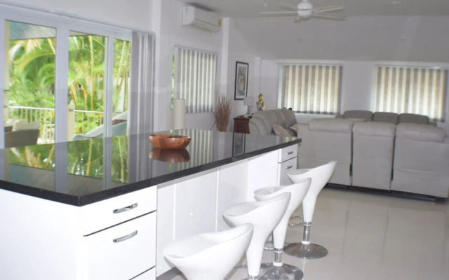 Luxury 5 Bed 5 Bath Villa