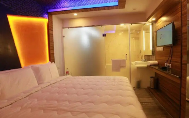 Hotel M Grand