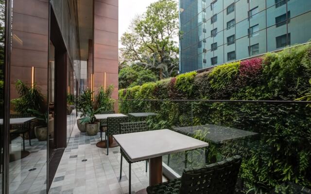 Qoya São Paulo Paulista, Curio Collection by Hilton