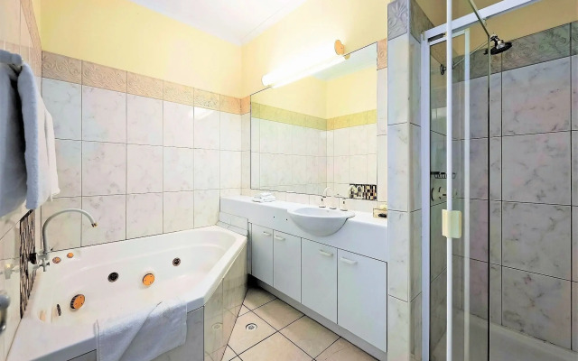 Eltham Gateway Hotel