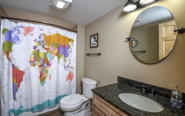 Footsteps from Fun 1 Bedroom House