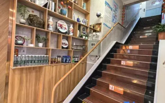 Pod Inn Hotel (Shanghai International Cruise Terminal Tongtai North Road)