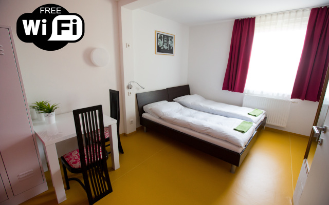 A&T Hotel & Hostel