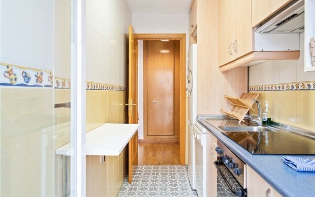 Lovely 1bed Apt, Sleeps 5 nr Puente de Vallecas
