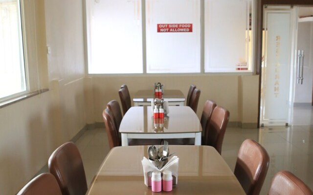 Hotel Kumud Plaza