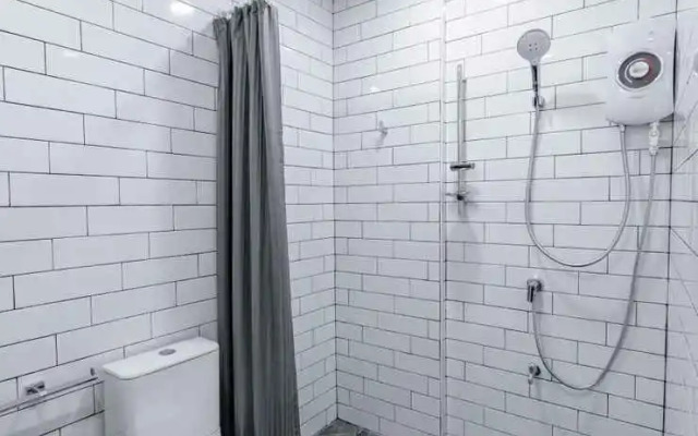 Blu Monkey Boutique Bangsaen