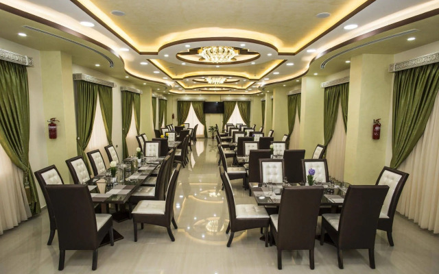 Queen Plaza Hotel