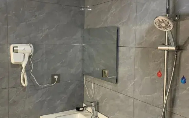 Linjiang Business Hotel (Chunyuan Road)