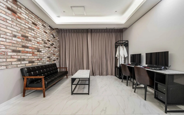 Suwon Homaesil Star Hotel