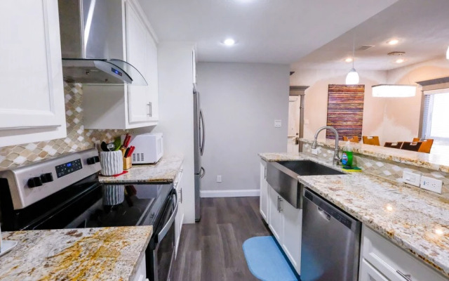 3Bdrm 3.5Bath 7Beds - NRG GRB MM-Park