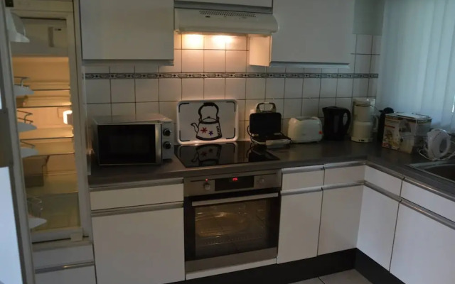 Charming Belgian Getaway, Vakantiewoning in Oudsbergen - 3 Bedrooms & Garden