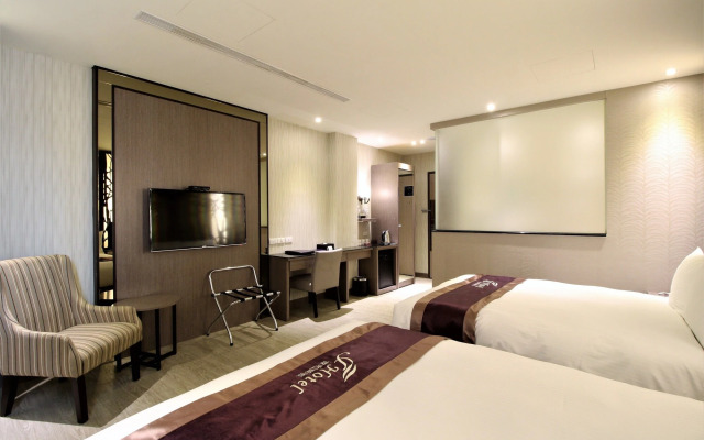 J Hotel