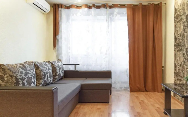 Luxury 3 Rooms Apartments in Center by Green House