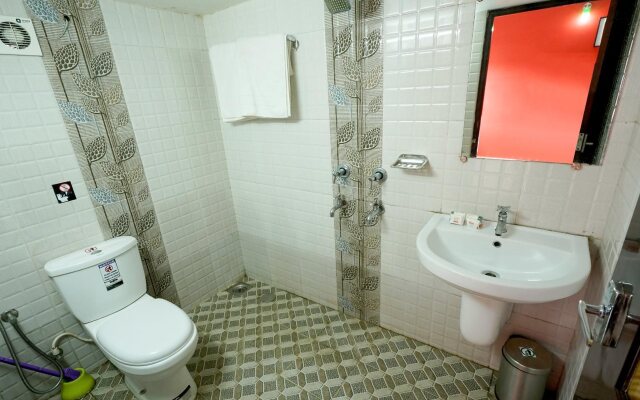 OYO 8653 Achus Inn