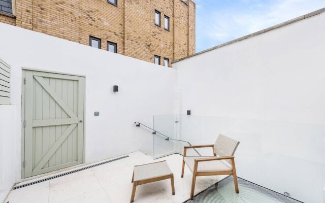 Modern, Bright & Elegant 3 Bed Fulham Maisonette