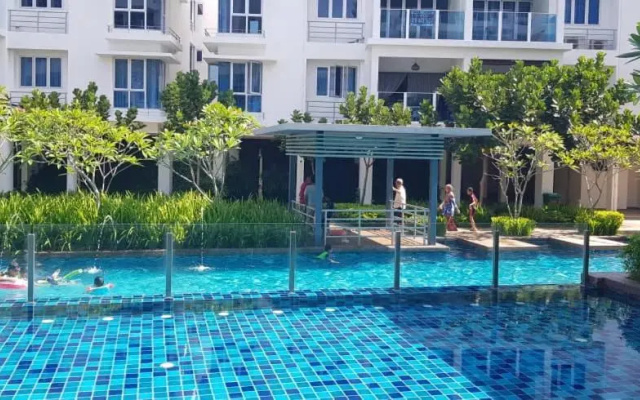Homestay de Putra – Pool – Kajang