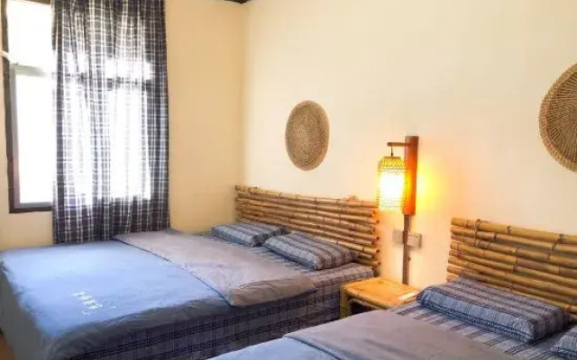 Bihai Miaojia Inn