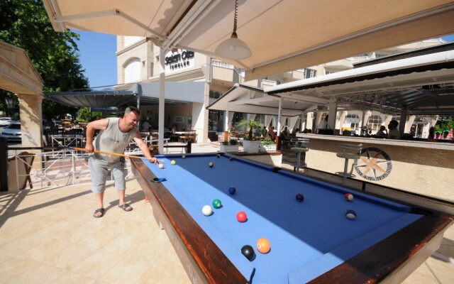 Selen Hotel Icmeler