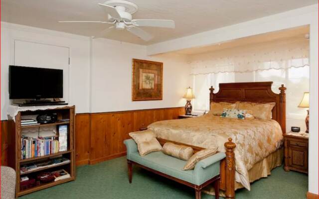 Hawaii's Hidden Hideaway Bed & Breakfast