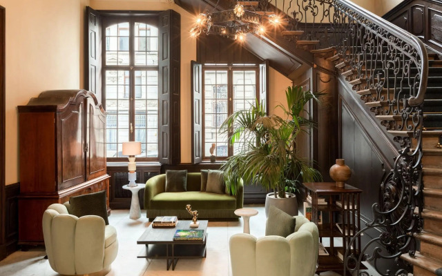 Sapphire House Antwerp, Autograph Collection