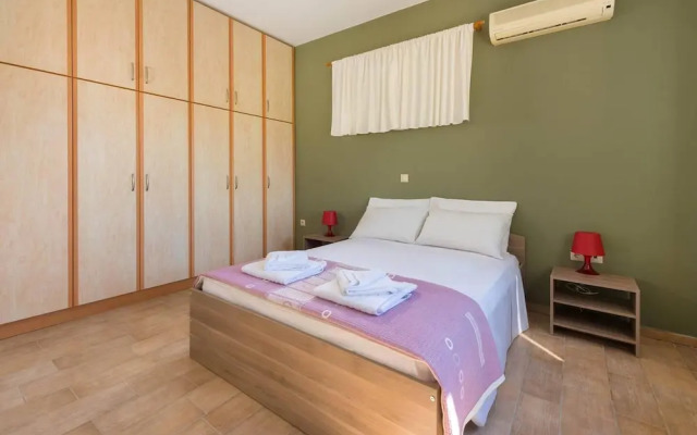 Stunning 5-bed Villa in Gennadi!