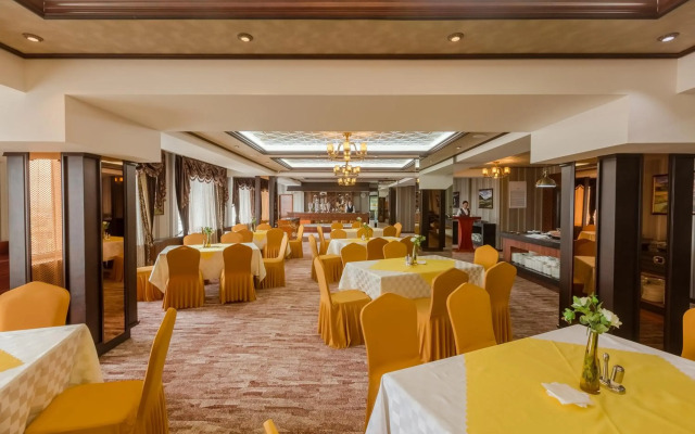 The Grand Hill Hotel