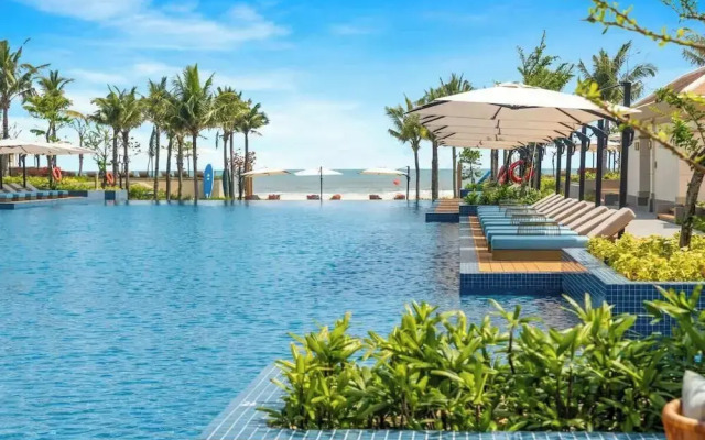 Luxe 3BR Villa: Private Pool & Resort Perks!