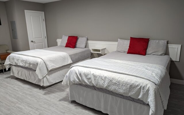 Riverside Motel & Suites