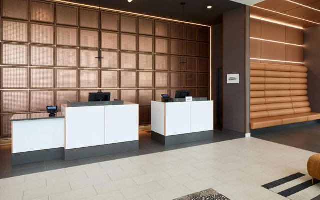Courtyard Montreal Laval