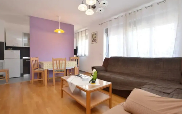 Quiet and Compact Apartment With Balcony
