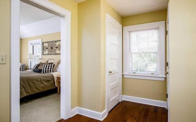 Knollwood House Bed & Breakfast